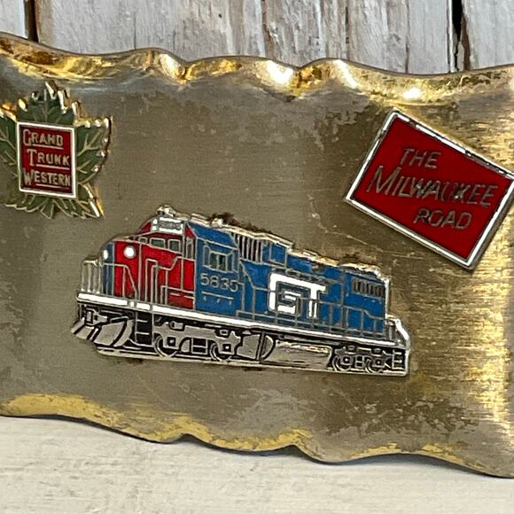 Grand Trunk Western The Milwaukee Road Train Engine Belt Buckle Locomotive - Picture 2 of 7